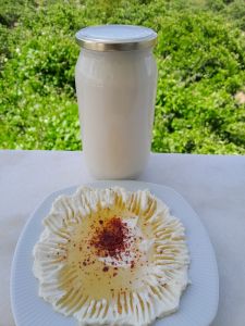 TUZLUYOĞURT (İNEK SÜTÜ) (1 KG CAM KV)